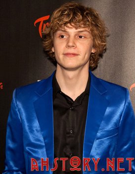   / Evan Peters